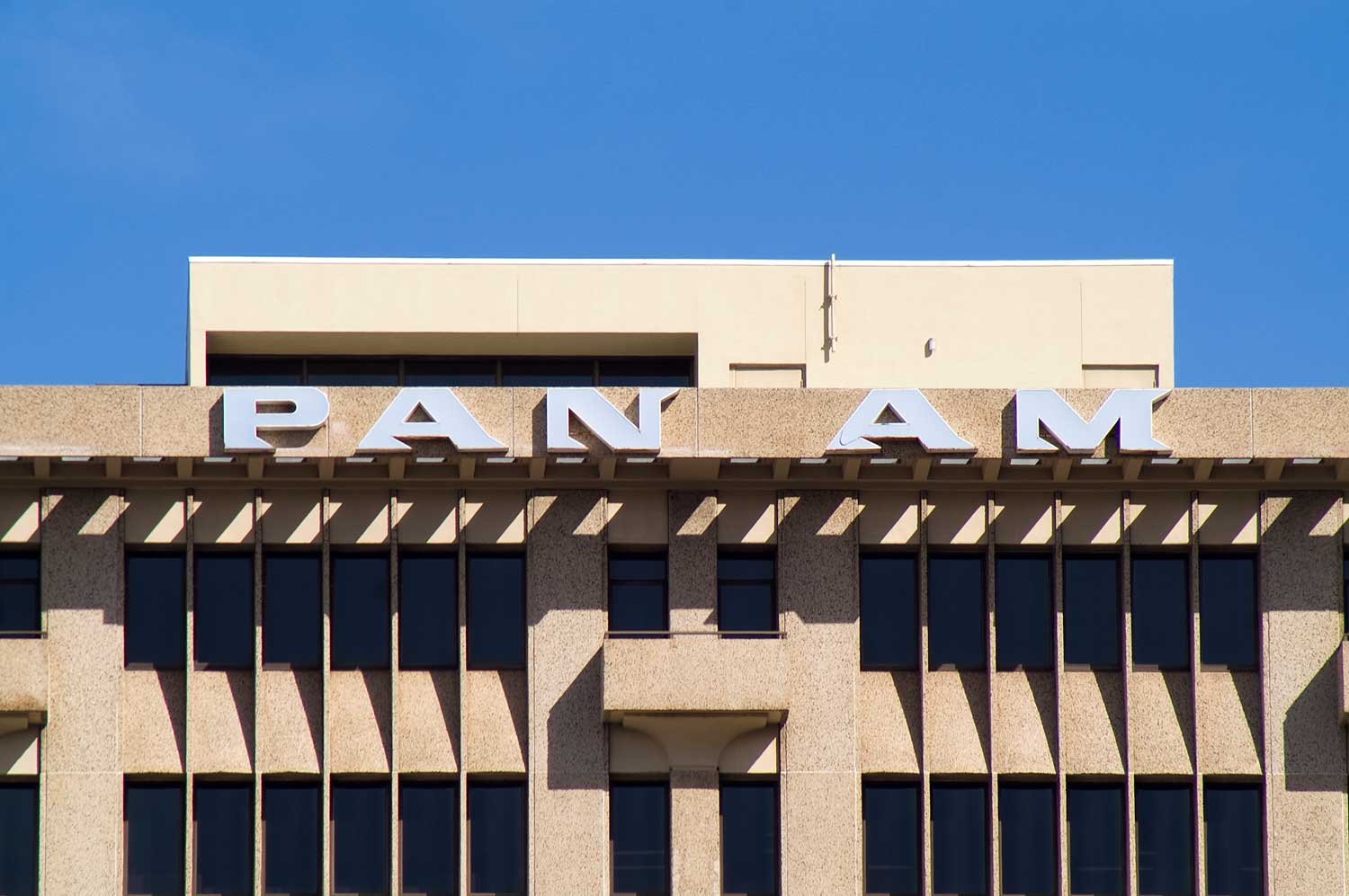 1.PanAm Lettering Honolulu