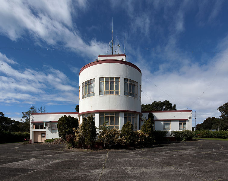 Musick Memorial Radio Station Auckland NZ 2009 photographed by Russell Street