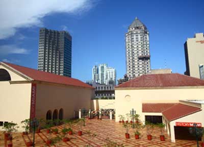 HistoryMiami building exterior, downtown Miami