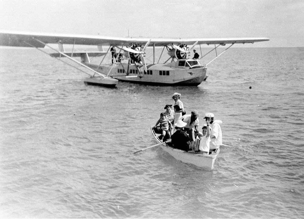 Coming Ashore at Cat Cay, Bahamas  From PAHF/Ernest Hemingway Collection. JFK Library)