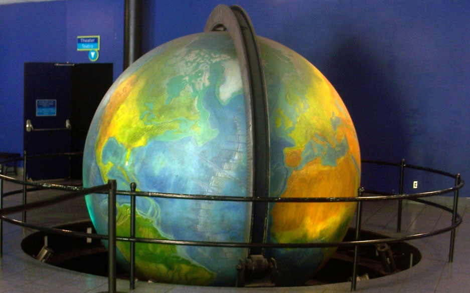 Globe as it appeared before restoration