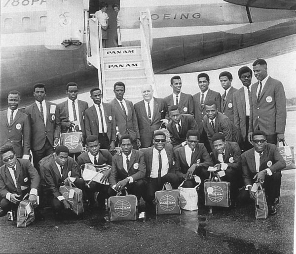 North Stars pose with Pan Am Clipper 