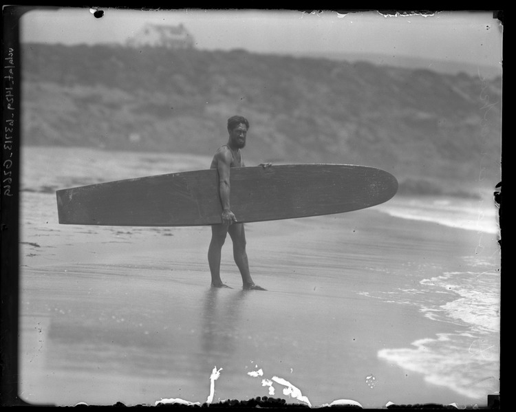 Duke with Surfboard beach on the beach LA Times Archive Wikimedia