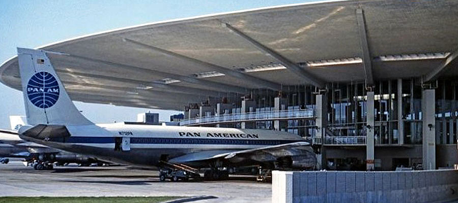 Pan Am 707 parked at Worldport