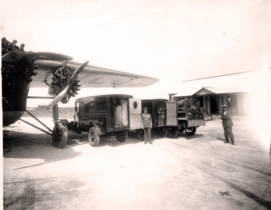 1b Mail truck delivery in Cuba PAHF Grant Mason Collection