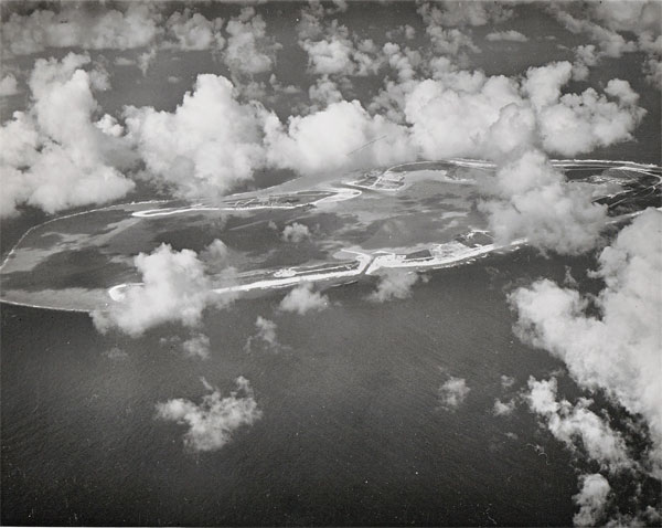 Wake Island aerial photo (US National Archives)