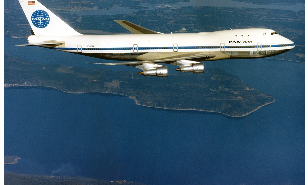 Pan Am Boeing 747 in flight, color photo