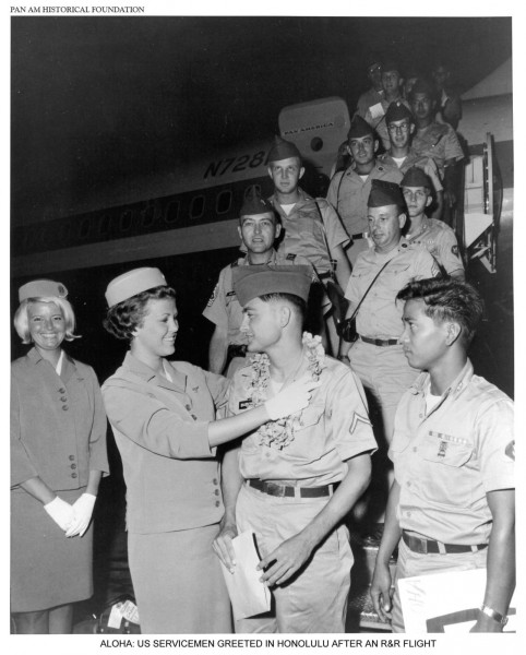 US Soldiers on Pan Am R & R flight, arriving in Honolulu