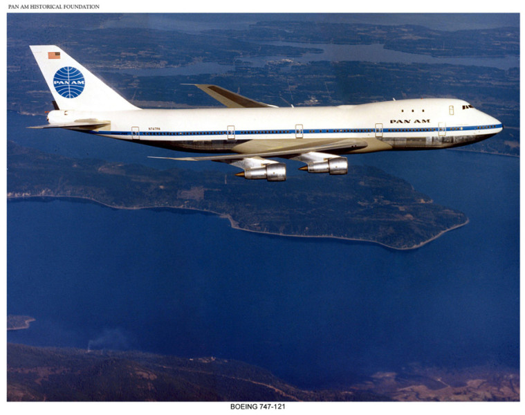 Pan Am, Boeing 747, over water