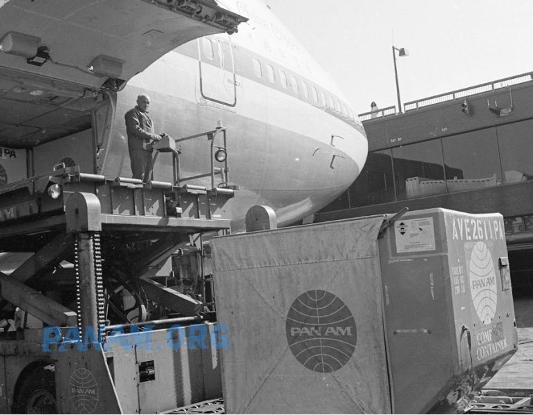 Loading the Pan Am  747, China Clipper II.